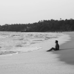 Homem é encontrado sem vida em praia do litoral paulista e caso mobiliza autoridades