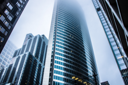 Matheus Vinicius Voigt apresenta estratégias de sucesso para eficiência energética em prédios públicos.