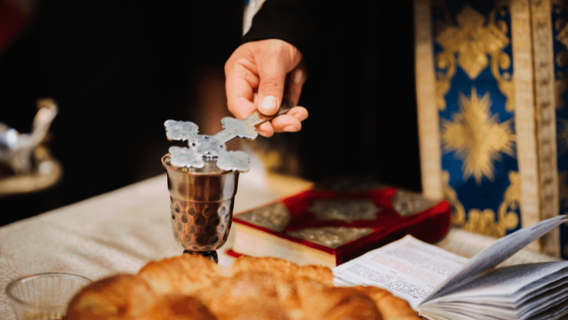 Ser sinal de Cristo na liturgia exige fidelidade e consciência da própria vocação, como destaca Jose Eduardo De Oliveira e Silva.